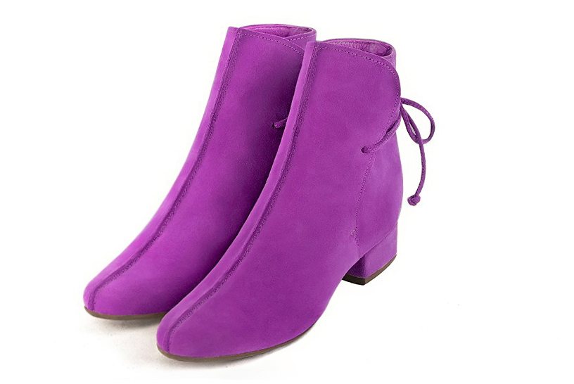 French elegance and refinement for these mauve purple dress booties with laces at the back, 
                available in many subtle leather and colour combinations. Customise or not, with your materials and colours.
This charming ankle boot with its back lacing fits snugly around the ankle.
  
                Matching clutches for parties, ceremonies and weddings.   
                You can customize these lace-up ankle boots to perfectly match your tastes or needs, and have a unique model.  
                Choice of leathers, colours, knots and heels. 
                Wide range of materials and shades carefully chosen.  
                Rich collection of flat, low, mid and high heels.  
                Small and large shoe sizes - Florence KOOIJMAN